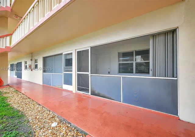Photo 2 of Sale Pending at 5300 Washington St #R110, Hollywood, FL 33021 | MLS# A12067669 | Listing updated on 2026-09-10