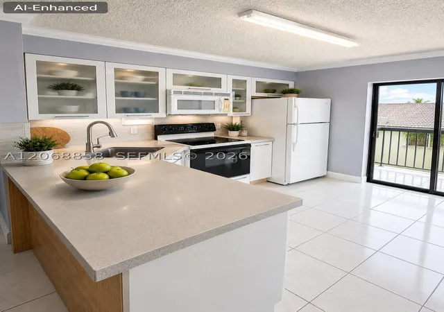 Listing Photo 5 - Condo for sale in building located at 5290 W 21St Ct, Hialeah, FL 33016 - Unit #304