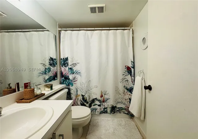 Listing Photo 4 - Condo for sale in building located at 650 S Park Rd, Hollywood, FL 33021 - Unit #26-5