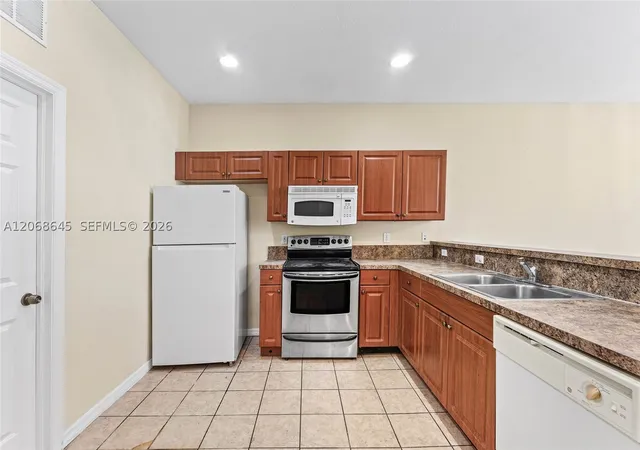Photo 3 of Sale Pending at 2004 Freeport Ln #4106, Riviera Beach, FL 33404 | MLS# A12068645 | Listing updated on 2026-10-05
