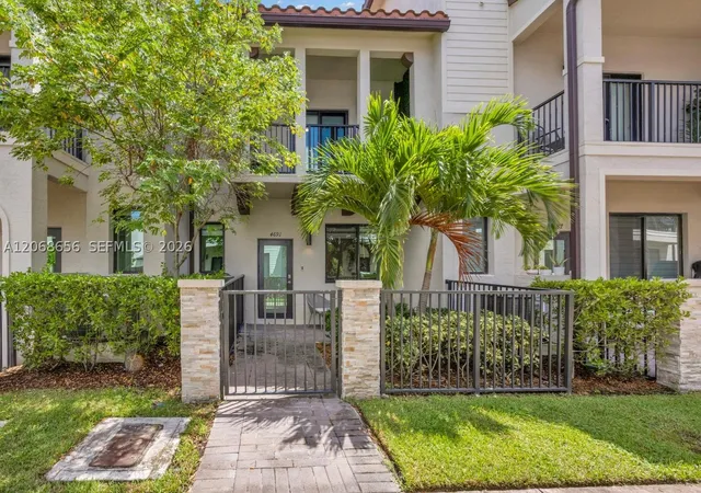 Townhouse for sale at 4691 Nw 83Rd Pkwy, Doral, FL 33166 | MLS# A12068656