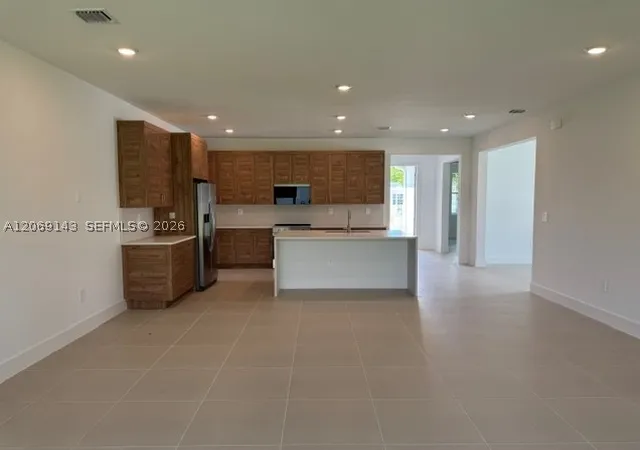 Photo 3 of Sale Pending at 10233 Bahama Dr, Cutler Bay, FL 33189 | MLS# A12069143 | Listing updated on 2026-09-14