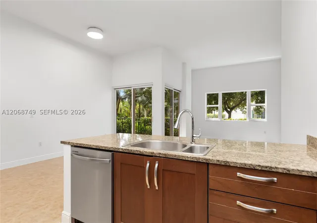 Listing Photo 3 - Condo for sale in building located at 19900 E Country Clb Dr, Miami, FL 33180 - Unit #104