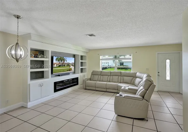 Photo 4 of Single family home for sale at 5451 Chicory Ln, Lake Worth, FL 33463 | MLS# A12069369 | Listing updated on 2026-09-30
