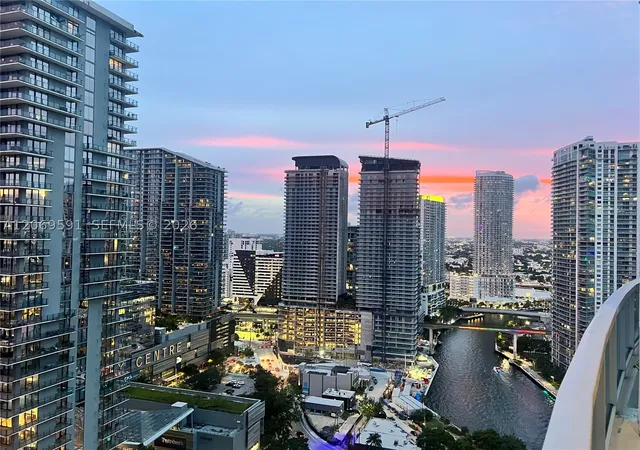 Listing Photo 5 - Condo for sale in Brickell on the River South located at 41 Se 5Th St, Miami, FL 33131 - Unit #1908