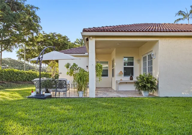 Photo 3 of Single family home for sale at 1514 Winterberry Ln, Weston, FL 33327 | MLS# A12069663 | Listing updated on 2026-09-12