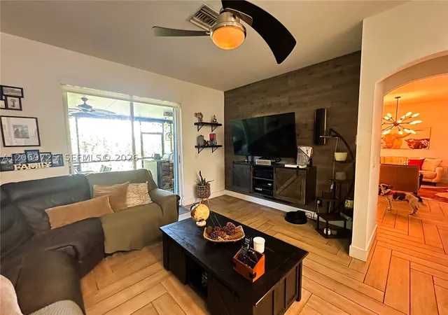 Photo 4 of Single family home for sale at 1955 Nw 184Th Way, Pembroke Pines, FL 33029 | MLS# A12069725 | Listing updated on 2026-09-12