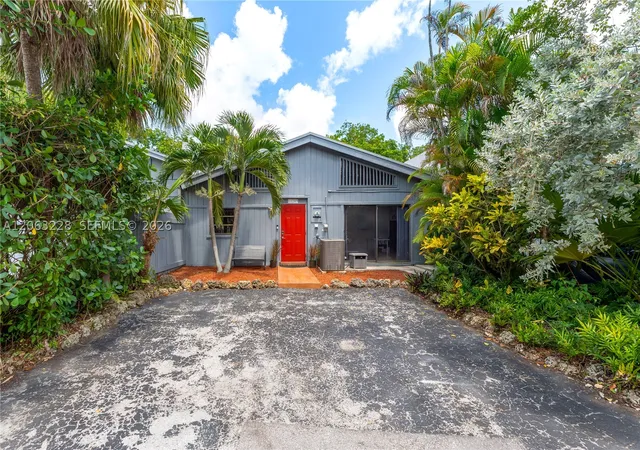 Photo 3 of Townhouse for sale at 11209 Sw 114Th Lane Circle, Miami, FL 33176 | MLS# A12063228 | Listing updated on 2026-09-12