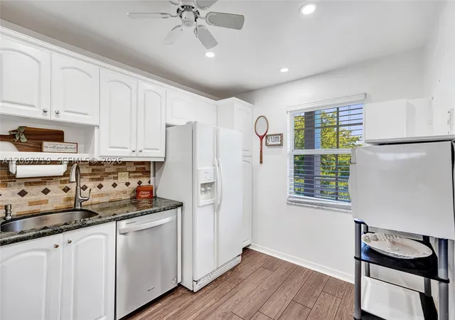 Photo 3 of Condo for sale at 605 Oaks Dr #504, Pompano Beach, FL 33069 | MLS# A12067719 | Listing updated on 2026-09-11