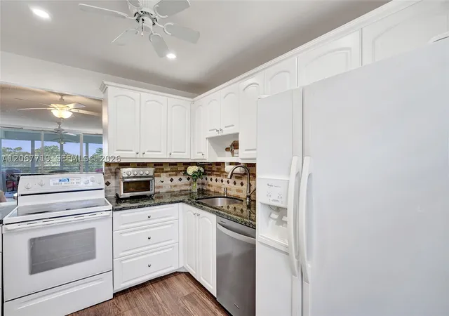 Photo 3 of Condo for sale at 605 Oaks Dr #504, Pompano Beach, FL 33069 | MLS# A12067719 | Listing updated on 2026-10-05