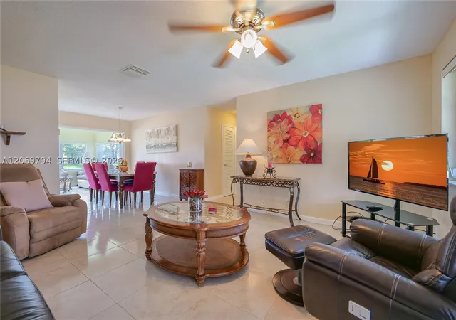 Photo 1 of Single family home for sale at 4712 Nw 47th Ter, Tamarac, FL 33319 | MLS# A12069794 | Listing updated on 2026-09-16