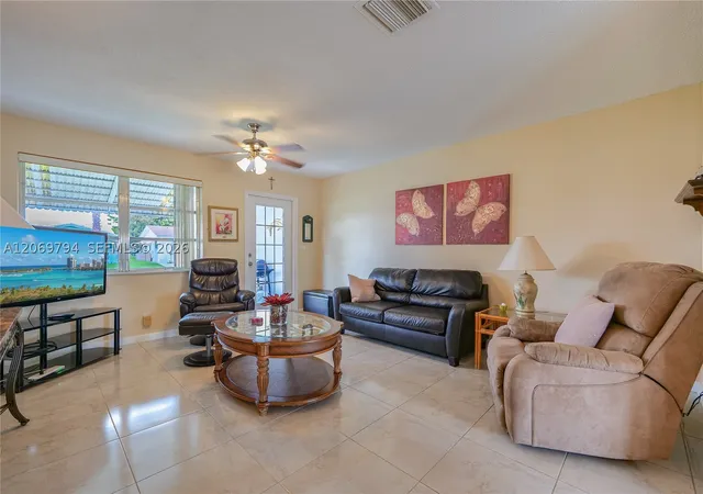 Photo 3 of Single family home for sale at 4712 Nw 47th Ter, Tamarac, FL 33319 | MLS# A12069794 | Listing updated on 2026-09-16