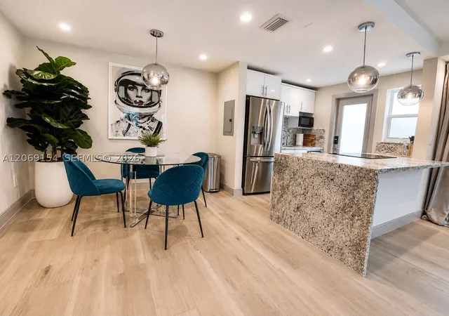 Listing Photo 5 - Condo for sale in building located at 626 Meridian Ave, Miami Beach, FL 33139 - Unit #1