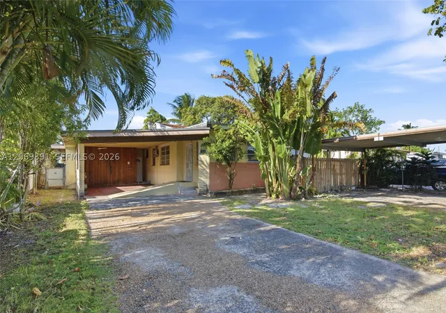 Photo 1 of Sale Pending at 621 Se 4th St, Hialeah, FL 33010 | MLS# A12069891 | Listing updated on 2026-08-27