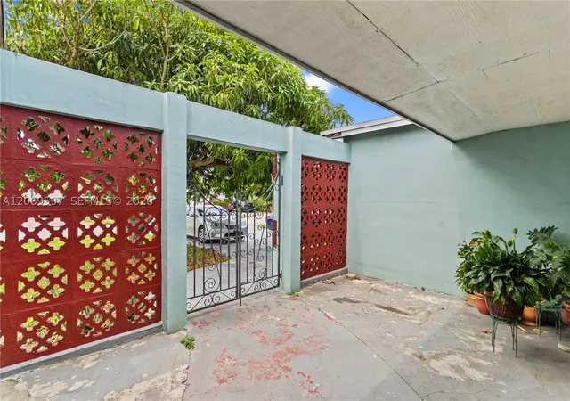 Photo 3 of Single family home for sale at 7531 Harbour Blvd, Miramar, FL 33023 | MLS# A12069597 | Listing updated on 2026-08-29