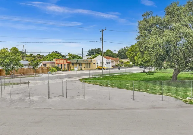 Photo 2 of Land for sale at 628 Nw 22nd Rd, Fort Lauderdale, FL 33311 | MLS# A12070020 | Listing updated on 2026-08-27