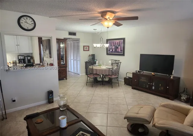 Listing Photo 4 - Condo for sale in building located at 2114 E Cambridge E, Deerfield Beach, FL 33442 - Unit #2114