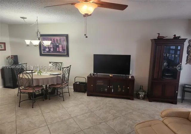 Listing Photo 5 - Condo for sale in building located at 2114 E Cambridge E, Deerfield Beach, FL 33442 - Unit #2114
