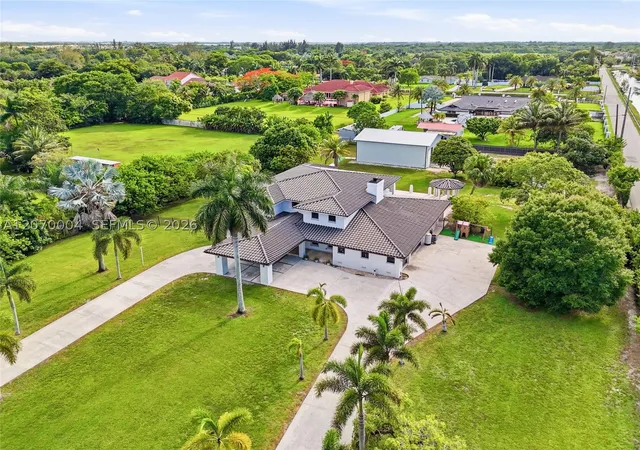 Photo 2 of Sale Pending at 4100 Sw 139th Ave, Miramar, FL 33027 | MLS# A12070004 | Listing updated on 2026-09-05