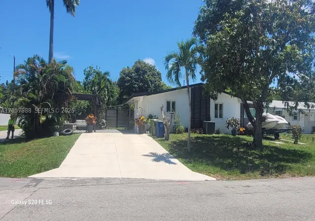 Photo 2 of Single family home for sale at 701 Sw 4th Ct, Hallandale Beach, FL 33009 | MLS# A12057988 | Listing updated on 2026-09-07