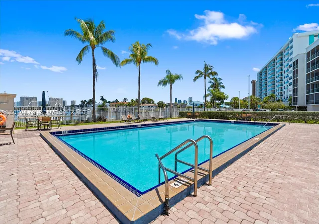 Listing Photo 5 - Condo for sale in building located at 2821 N Miami Bch Blvd, North Miami Beach, FL 33160 - Unit #4F