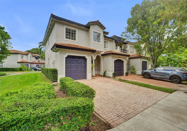 Listing Photo 4 - Condo for sale at Mystic Forest, Unit 11969 Sw 81St St, Mystic Forest, Miami, FL 33183 | Built Year: 1925-2018