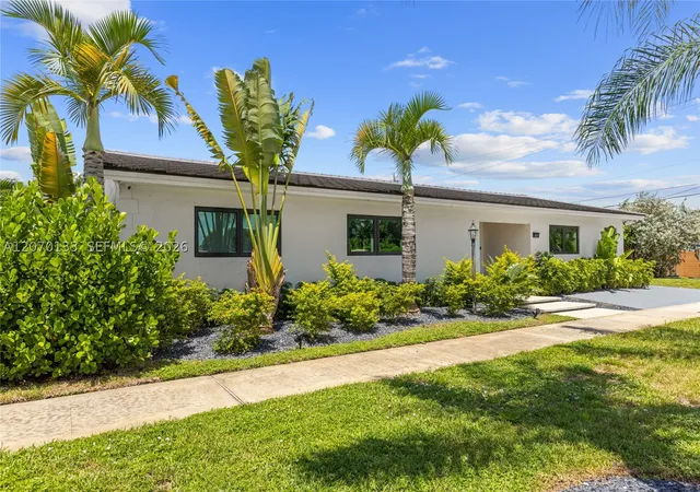 Photo 1 of Single family home for sale at 200 N 52nd Ave, Hollywood, FL 33021 | MLS# A12070133 | Listing updated on 2026-09-01