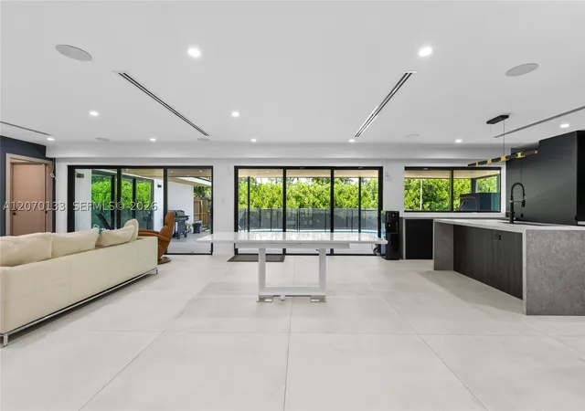 Photo 2 of Single family home for sale at 200 N 52nd Ave, Hollywood, FL 33021 | MLS# A12070133 | Listing updated on 2026-09-01