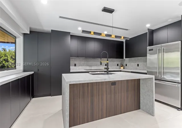 Photo 3 of Single family home for sale at 200 N 52nd Ave, Hollywood, FL 33021 | MLS# A12070133 | Listing updated on 2026-09-01