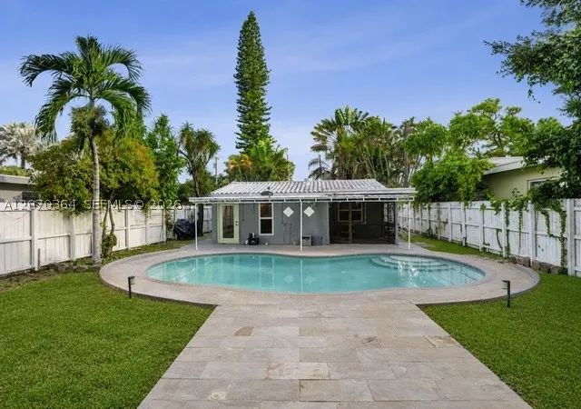 Photo 3 of Single family home for sale at 1022 Ne 34Th Ct, Oakland Park, FL 33334 | MLS# A12070364 | Listing updated on 2026-10-07