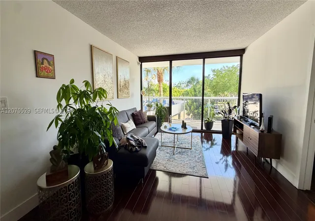 Photo 2 of Condo for sale at 3701 N Country Club Dr #304, Aventura, FL 33180 | MLS# A12070529 | Listing updated on 2026-09-26