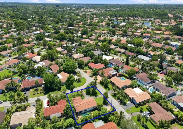 Photo 3 of Single family home for sale at 4121 Nw 78th Way, Coral Springs, FL 33065 | MLS# A12070674 | Listing updated on 2026-08-26