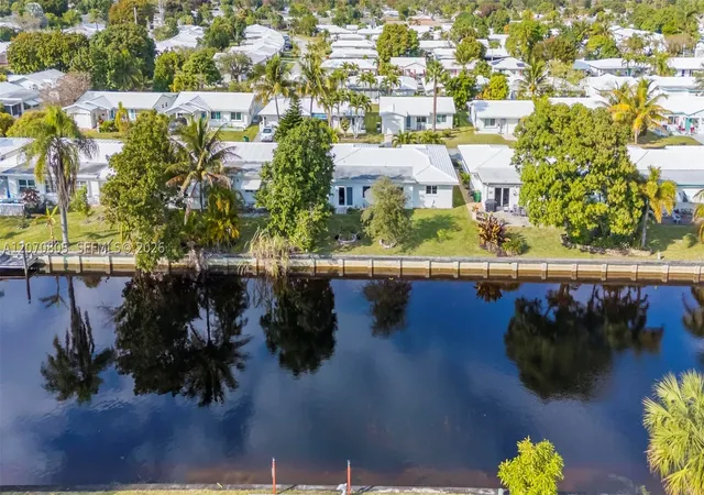 Photo 1 of Single family home for sale at 6810 Nw 74th Pl, Tamarac, FL 33321 | MLS# A12070805 | Listing updated on 2026-08-28