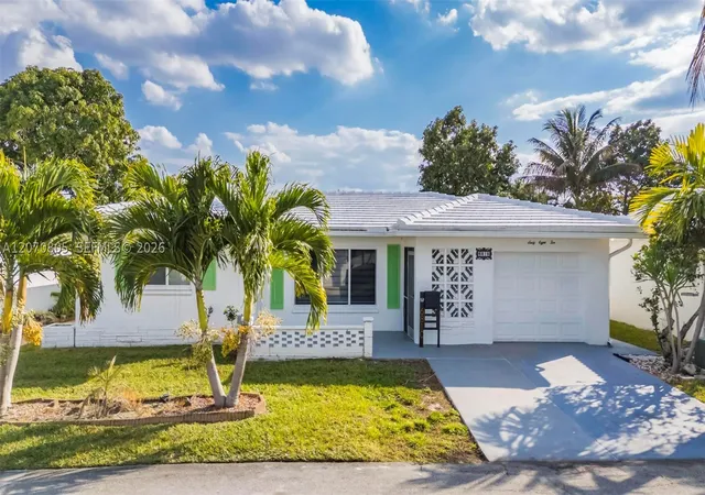 Photo 2 of Single family home for sale at 6810 Nw 74th Pl, Tamarac, FL 33321 | MLS# A12070805 | Listing updated on 2026-08-28