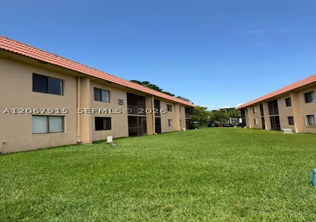 Photo 2 of Condo for sale at 164 Lakeview Dr #204, Weston, FL 33326 | MLS# A12067915 | Listing updated on 2026-08-26