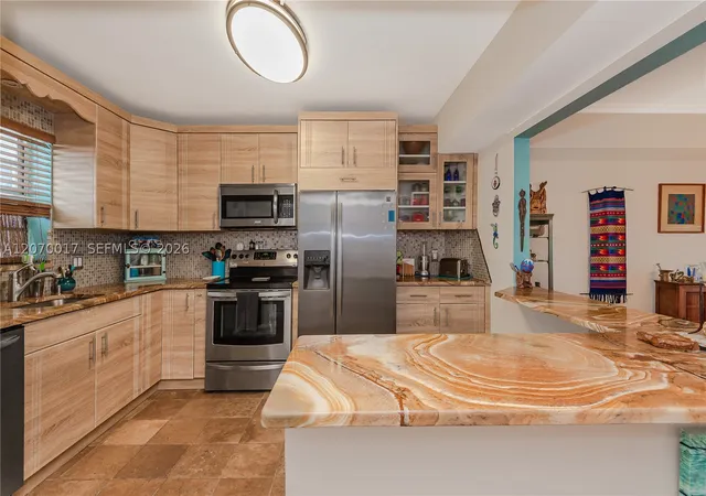 Listing Photo 5 - Condo for sale in building located at 3051 Ne 48Th St, North Lauderdale, FL 33308 - Unit #406