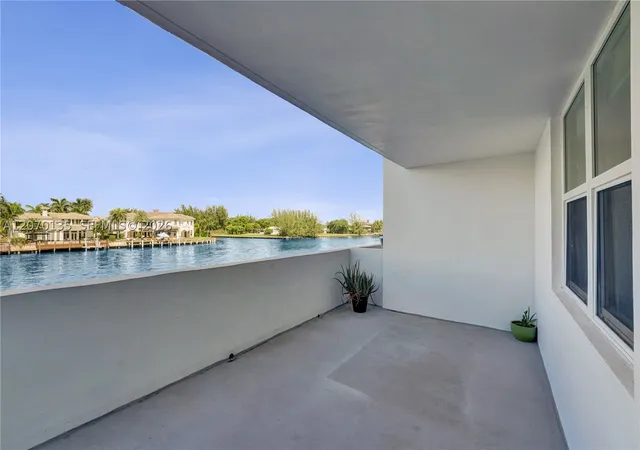 Photo 4 of Condo for sale at 1400 S Ocean Dr #205, Hollywood, FL 33019 | MLS# A12070135 | Listing updated on 2026-09-27