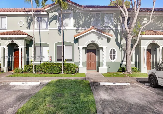 Photo 2 of Townhouse for sale at 2828 Se 16th Ave #114, Homestead, FL 33035 | MLS# A12070955 | Listing updated on 2026-08-26