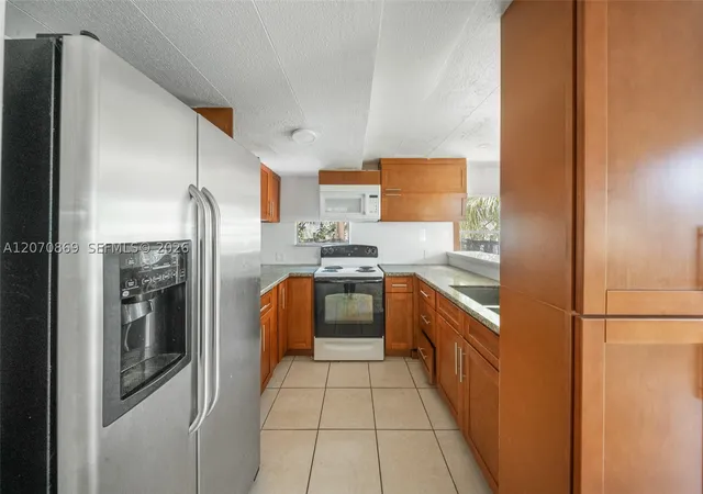 Photo 2 of Manufactured home for sale at 451 Se 8th St Lot 56, Homestead, FL 33030 | MLS# A12070869 | Listing updated on 2026-09-21
