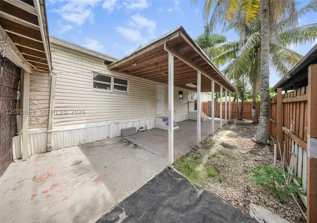 Photo 4 of Manufactured home for sale at 451 Se 8Th St Lot 56, Homestead, FL 33030 | MLS# A12070869 | Listing updated on 2026-09-21