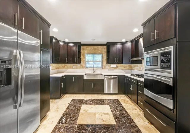 Photo 3 of Sale Pending at 940 Ne 117th St, Biscayne Park, FL 33161 | MLS# A12069649 | Listing updated on 2026-08-31