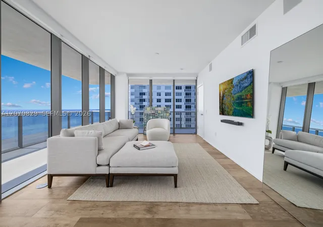 Listing Photo 4 - Condo for sale in building located at 5875 Collins Ave, Miami, FL 33140 - Unit #1102