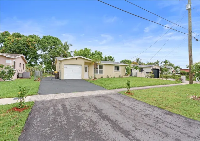 Photo 3 of Single family home for sale at 3561 Nw 41st St, Lauderdale Lakes, FL 33309 | MLS# A12070831 | Listing updated on 2026-09-06