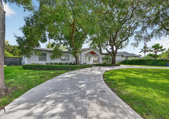 Single family home for sale at 10890 Sw 95Th St, Miami, FL 33176 | MLS# A12071028