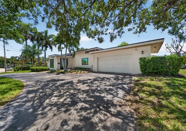 Photo 1 of Sale Pending at 8880 Sw 149th St, Palmetto Bay, FL 33176 | MLS# A12063759 | Listing updated on 2026-09-14