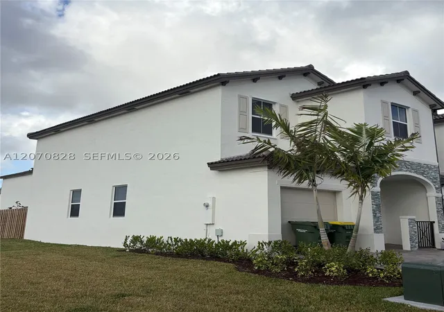 Photo 2 of Townhouse for sale at 2409 Se 28th St, Homestead, FL 33035 | MLS# A12070828 | Listing updated on 2026-09-14