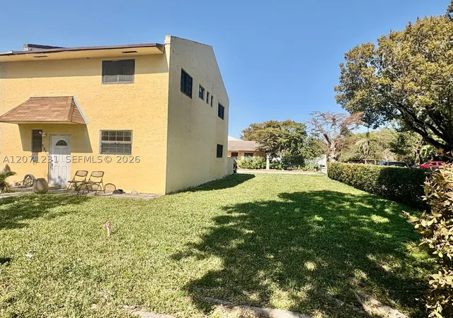 Photo 2 of Townhouse for sale at 2065 Ne 139th St, North Miami Beach, FL 33181 | MLS# A12071231 | Listing updated on 2026-09-20
