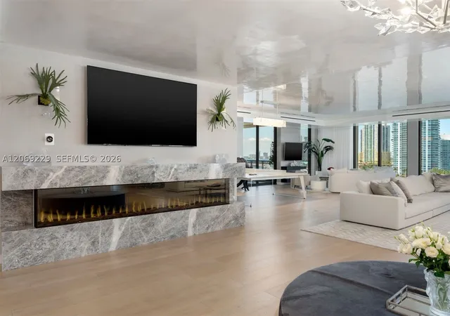 Listing Photo 5 - Condo for sale in building located at 6893 Fisher Island Dr 6893 Lphcenter, Miami Beach, FL 33109 - Unit #6893