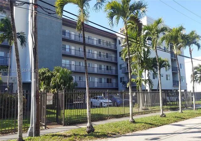 Condo for sale at 900 Sw 84Th Ave #301E, Miami, FL 33144 | MLS# A12071281