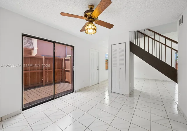 Listing Photo 5 - Condo for sale in building located at 6231 Sw 116Th Pl, Miami, FL 33173 - Unit #A
